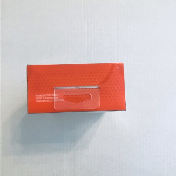 JBL Clip 3 Portable Bluetooth Speaker - Picture 4 of 6